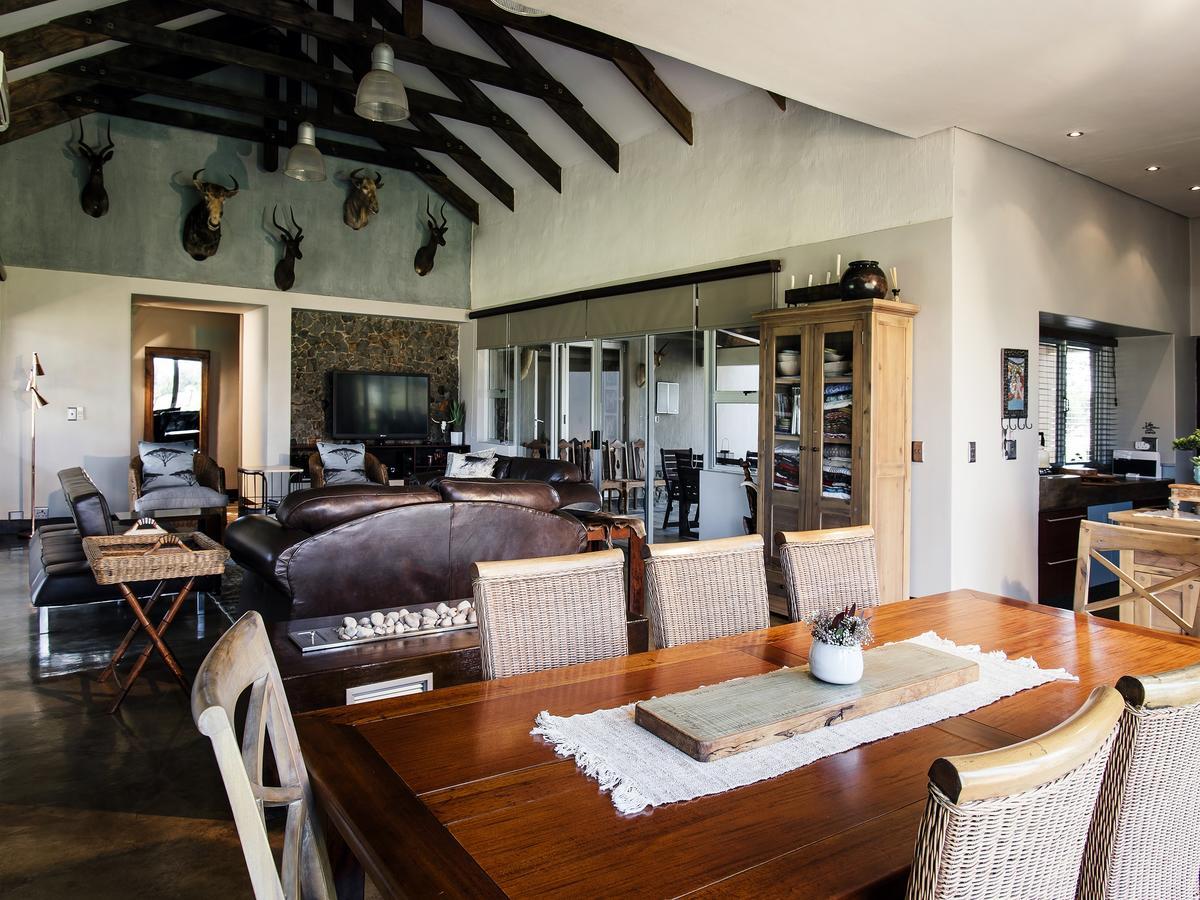 Buffalo Thorn Tree Lodge Swartruggens Екстериор снимка